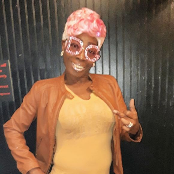 Meet your Posher, Lashun - Picture 1 of 1